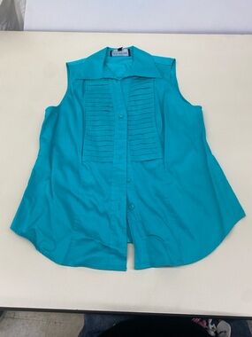 JONES NEW YORK PLEATED BUTTON DOWN VEST